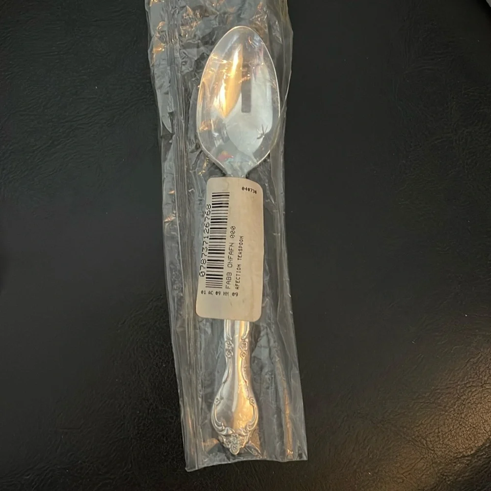 New Oneida Affection Silver Plate Teaspoon